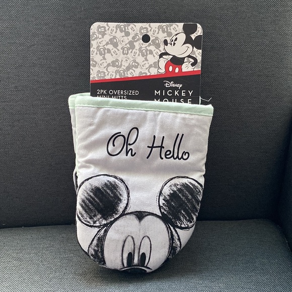 Disney 2pk  Oversized Mini Oven Mitts Mickey Mouse - Picture 2 of 3